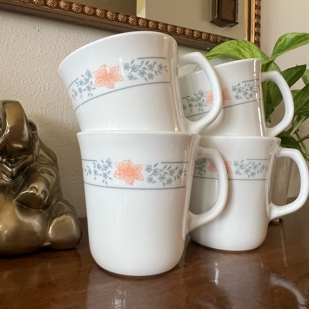 Vintage corning cups